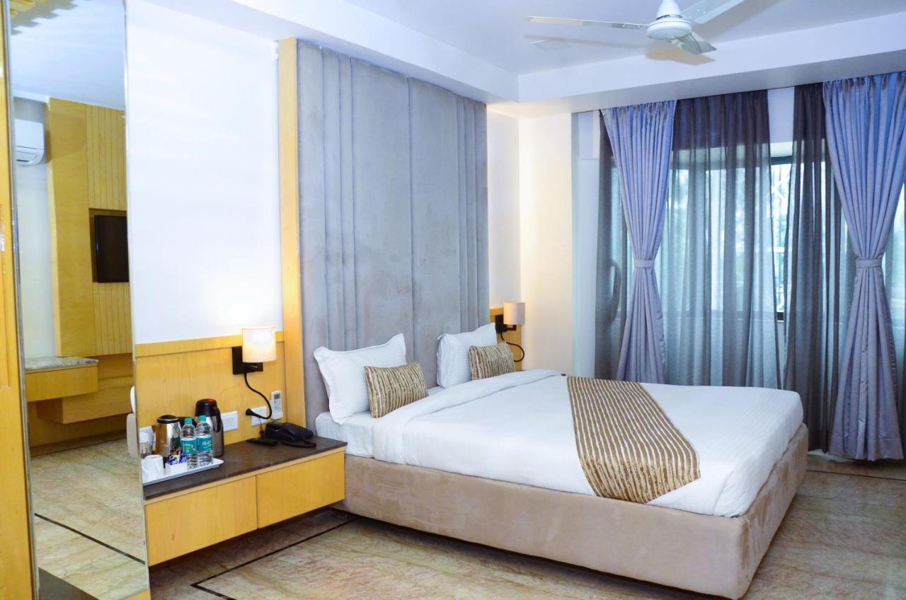 Crytsal Residency Hotell Ranchi Exteriör bild