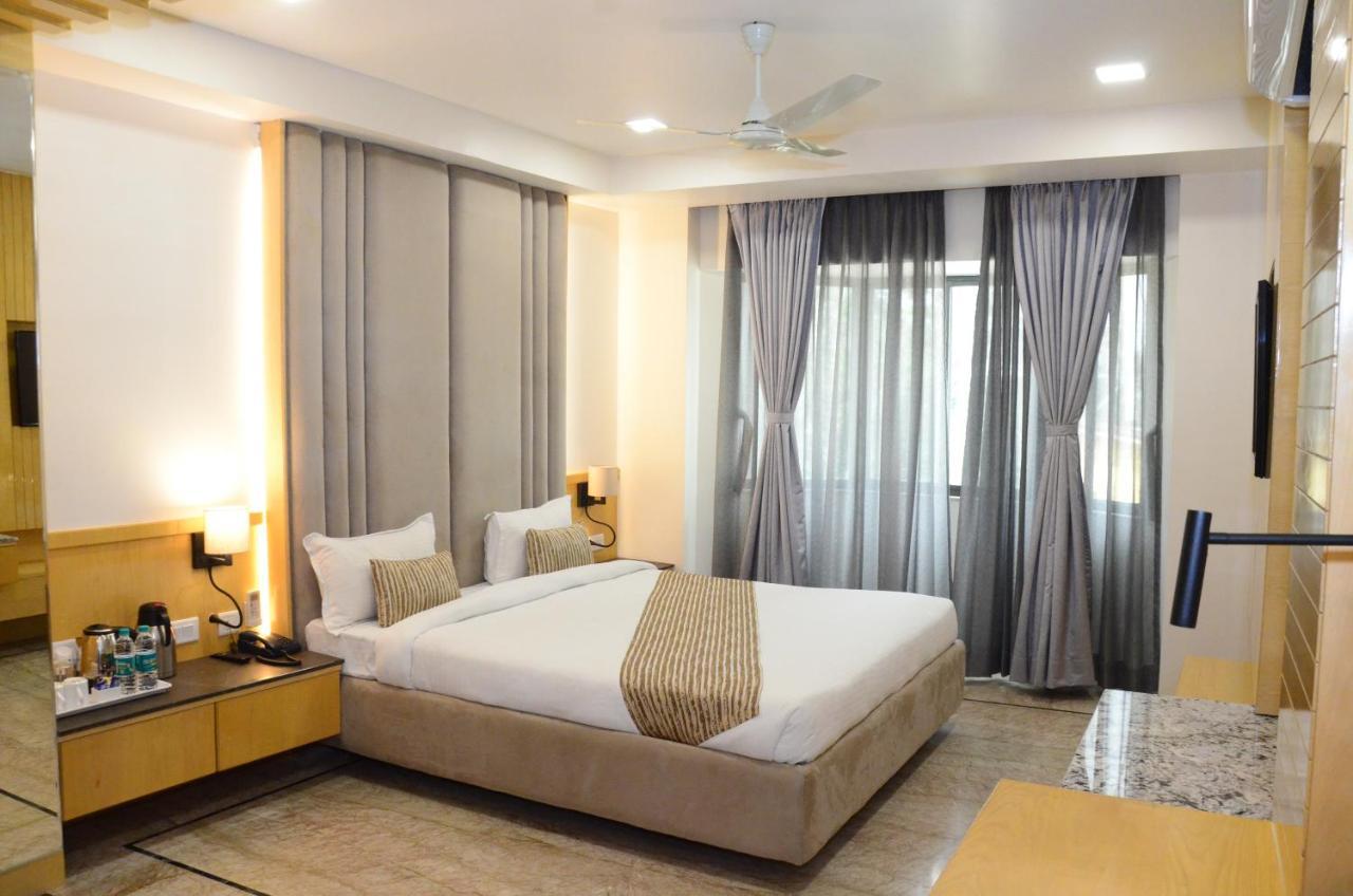 Crytsal Residency Hotell Ranchi Exteriör bild