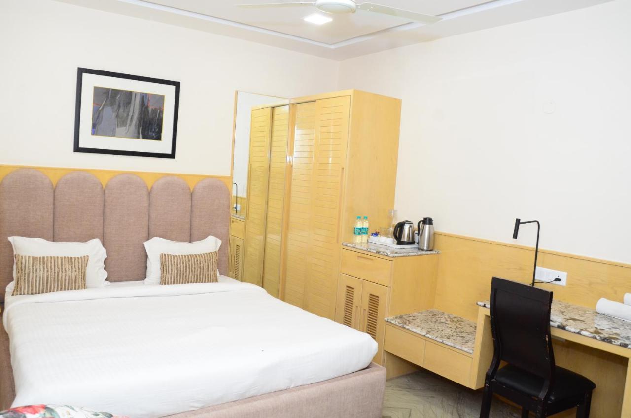 Crytsal Residency Hotell Ranchi Exteriör bild
