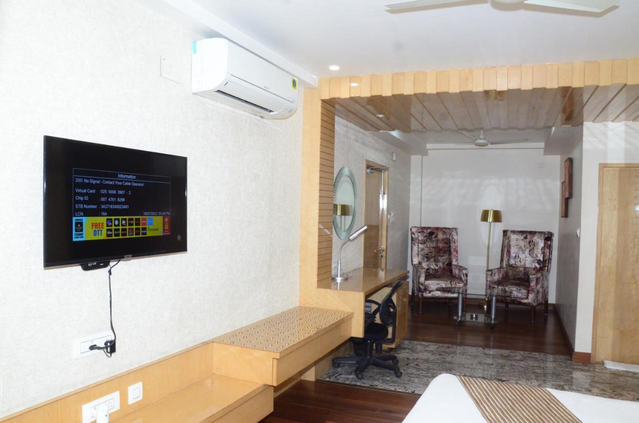 Crytsal Residency Hotell Ranchi Exteriör bild