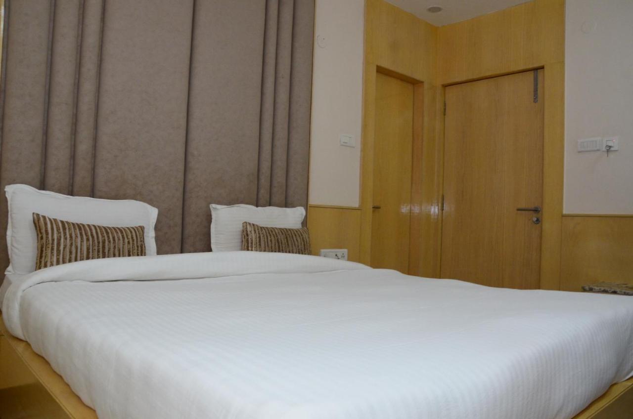 Crytsal Residency Hotell Ranchi Exteriör bild