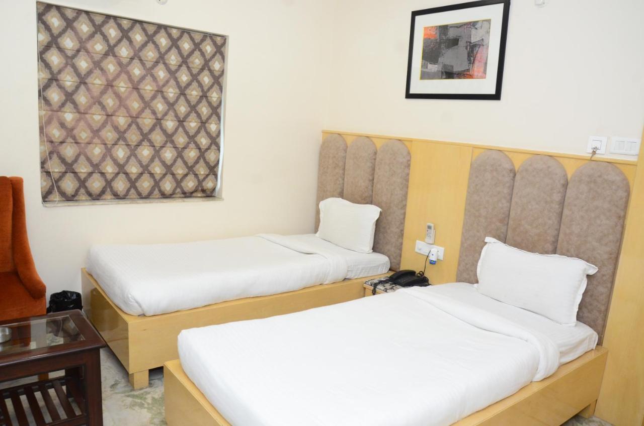 Crytsal Residency Hotell Ranchi Exteriör bild
