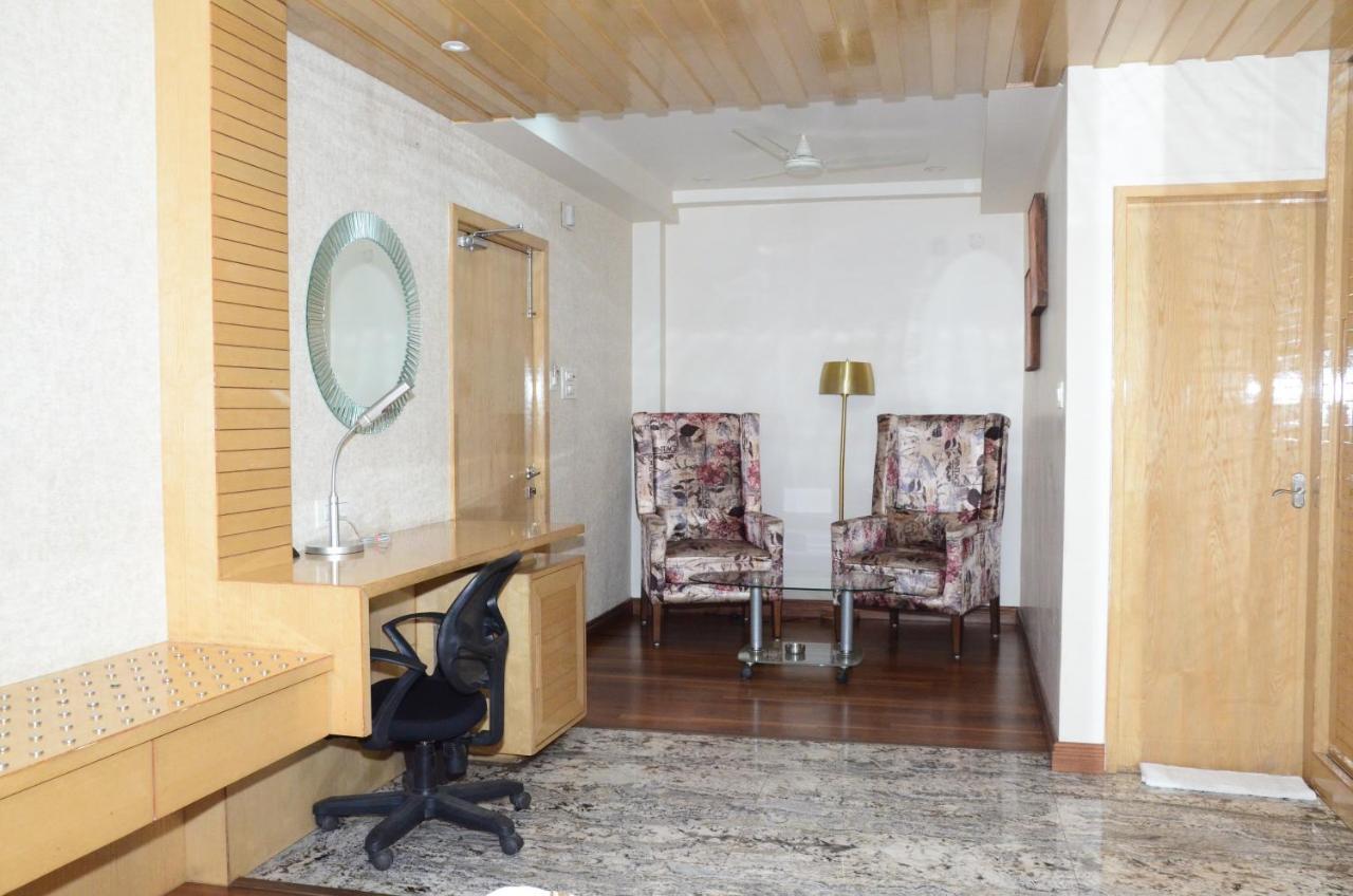 Crytsal Residency Hotell Ranchi Exteriör bild