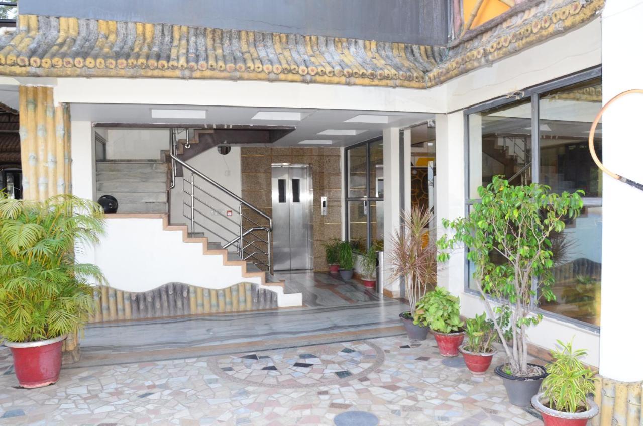 Crytsal Residency Hotell Ranchi Exteriör bild