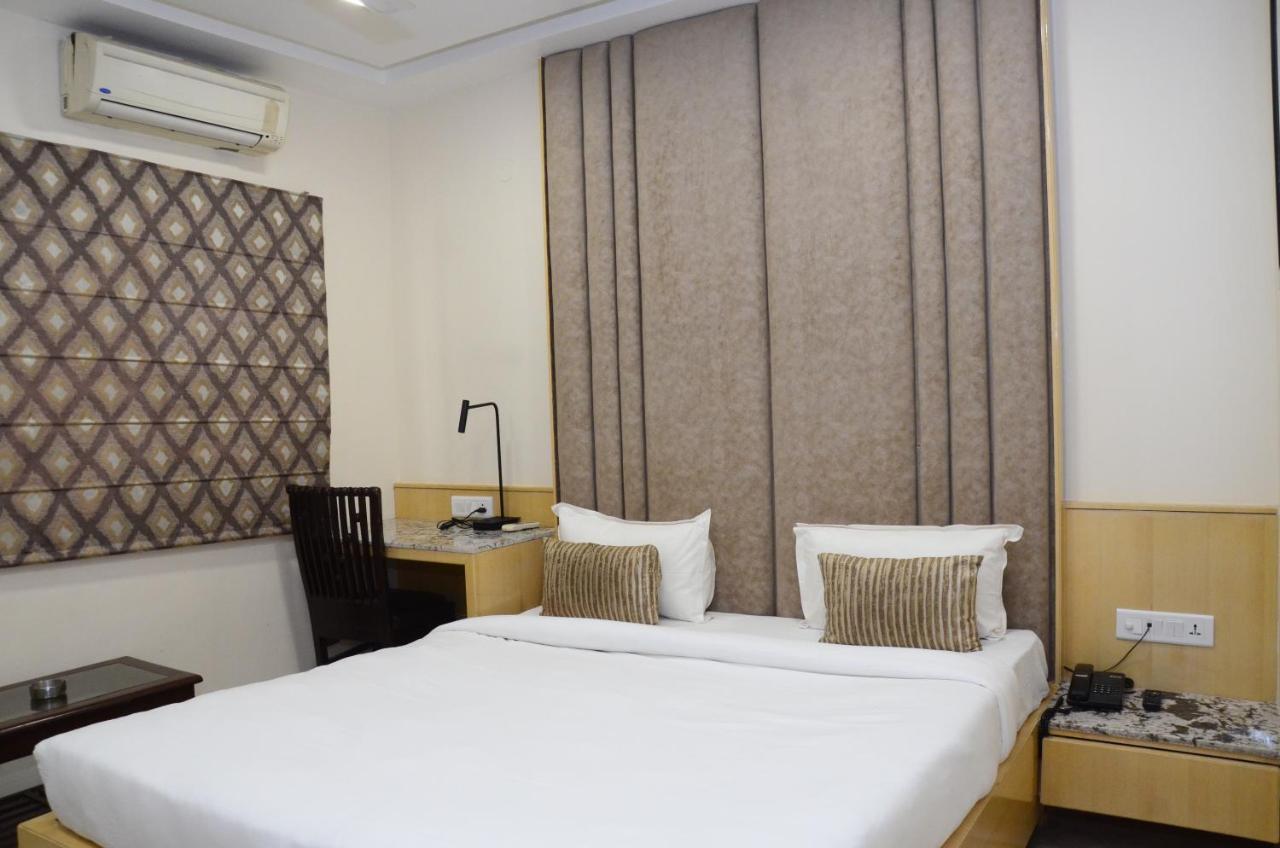 Crytsal Residency Hotell Ranchi Exteriör bild