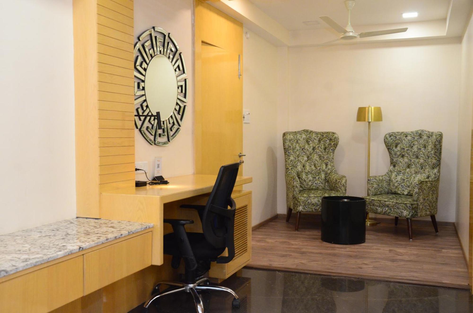 Crytsal Residency Hotell Ranchi Exteriör bild