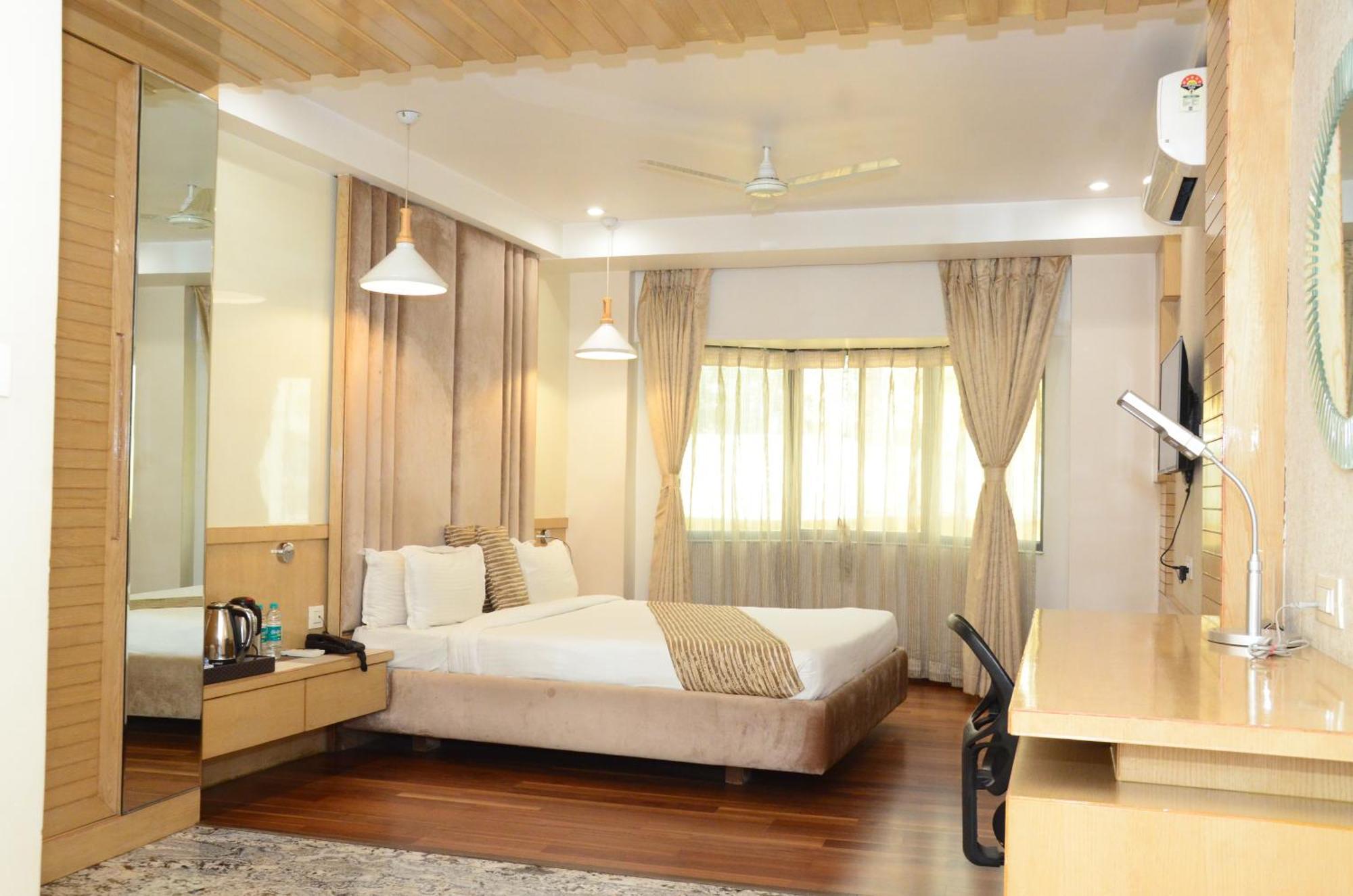 Crytsal Residency Hotell Ranchi Exteriör bild
