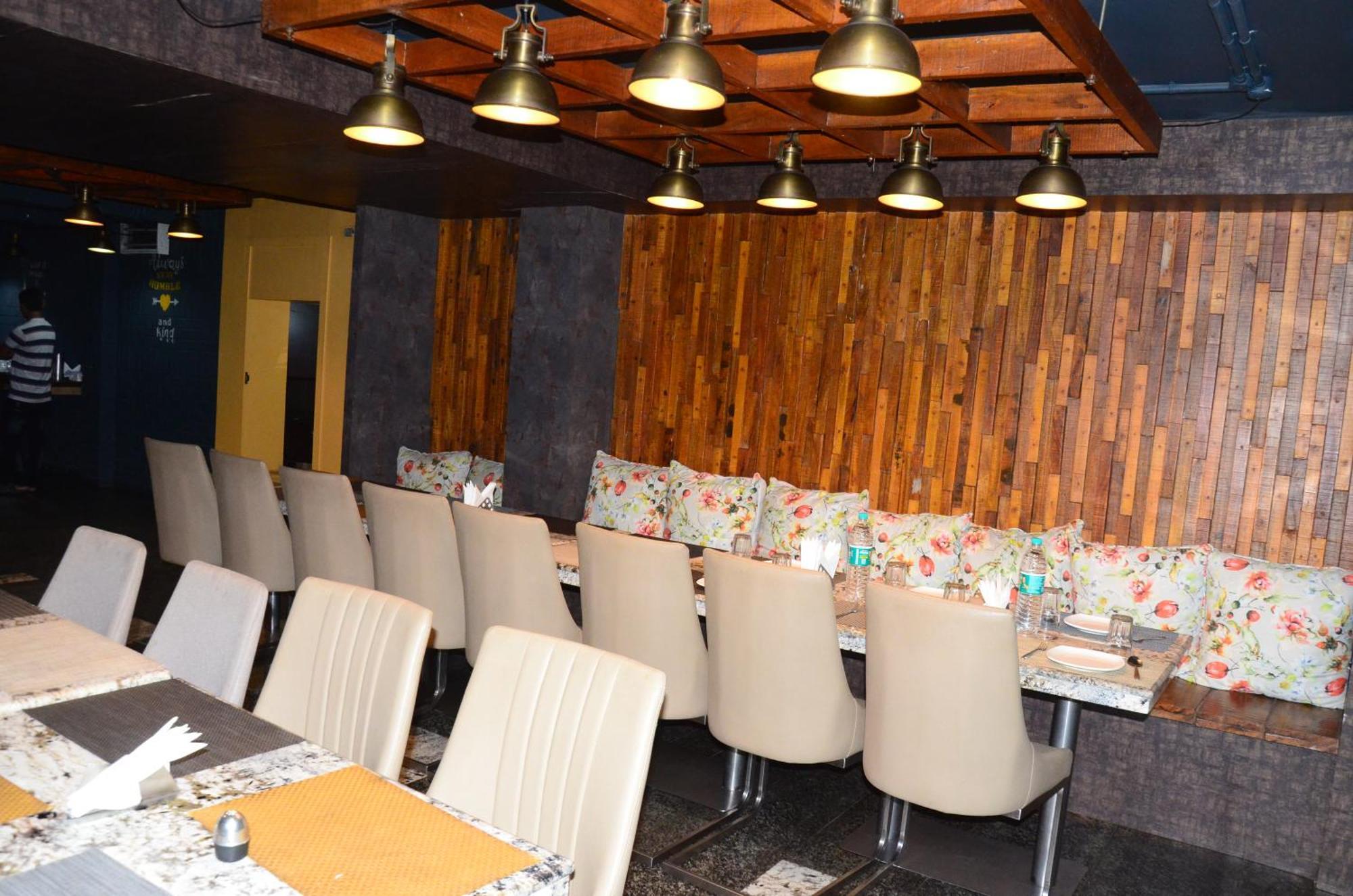 Crytsal Residency Hotell Ranchi Exteriör bild