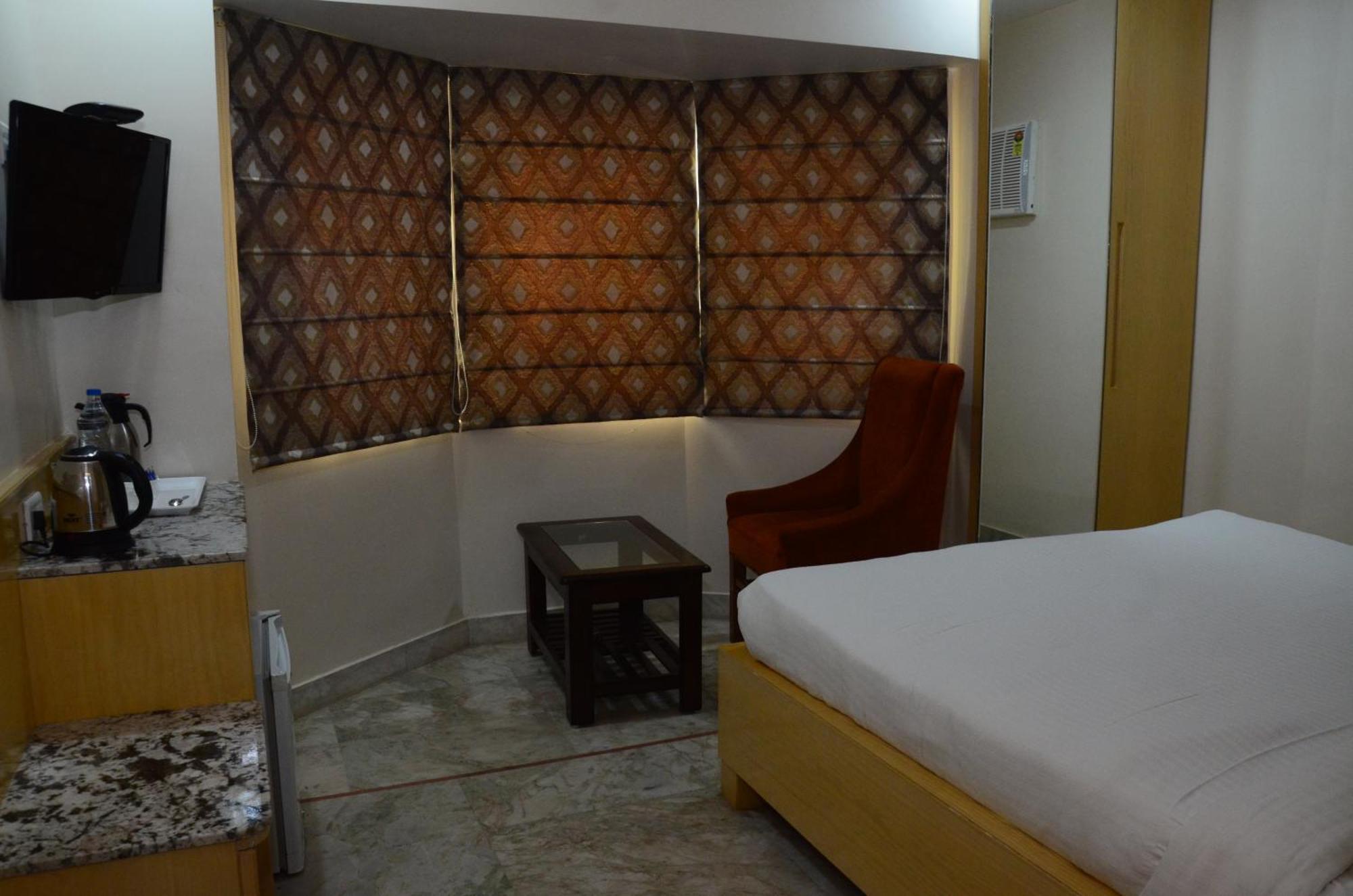Crytsal Residency Hotell Ranchi Exteriör bild