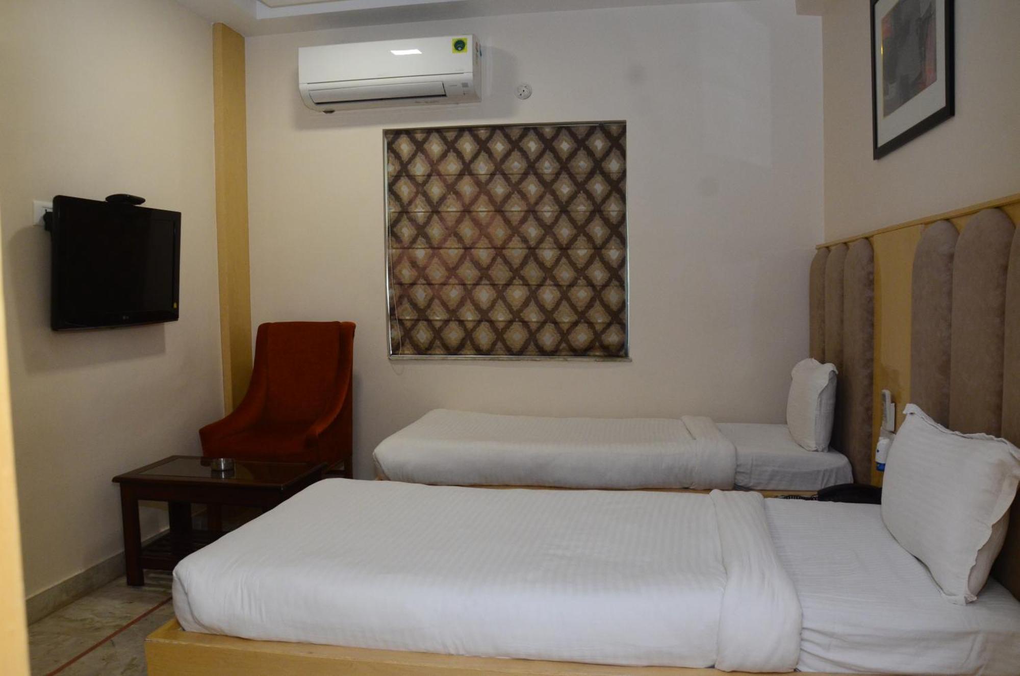 Crytsal Residency Hotell Ranchi Exteriör bild